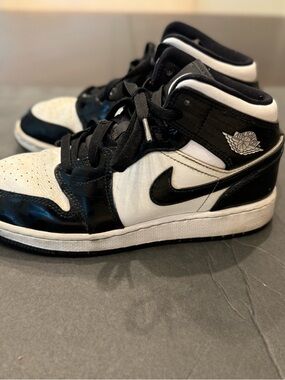 Nike Black and White Jordan Interior Size Tag Close-Up